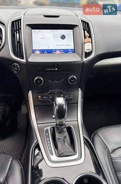 Внедорожник / Кроссовер Ford Edge 2017 в 