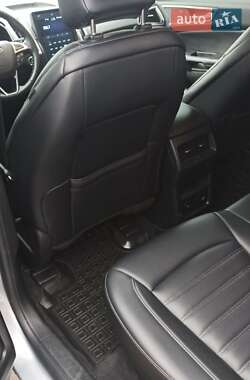Внедорожник / Кроссовер Ford Edge 2022 в 