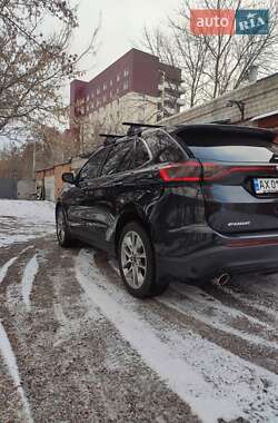 Внедорожник / Кроссовер Ford Edge 2015 в 