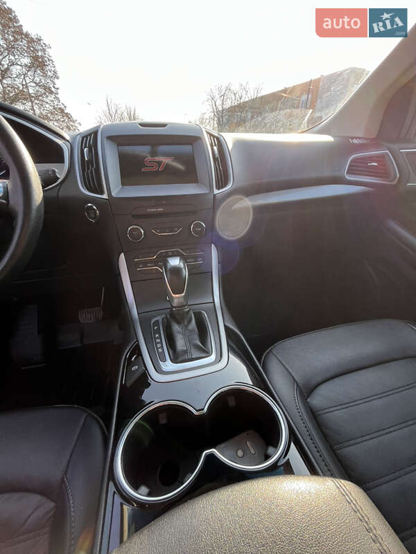 Внедорожник / Кроссовер Ford Edge 2017 в Синельниково