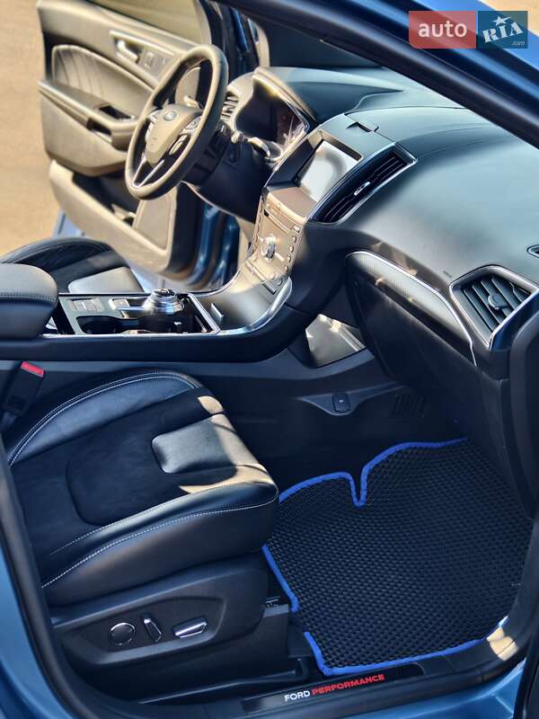Внедорожник / Кроссовер Ford Edge 2018 в Нововолынске