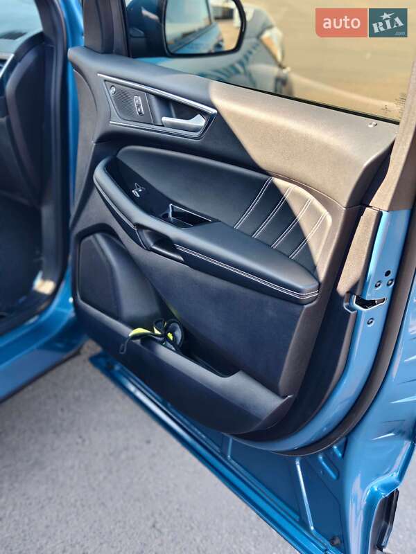 Внедорожник / Кроссовер Ford Edge 2018 в Нововолынске