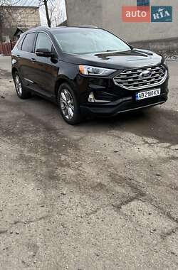 Позашляховик / Кросовер Ford Edge 2019 в 