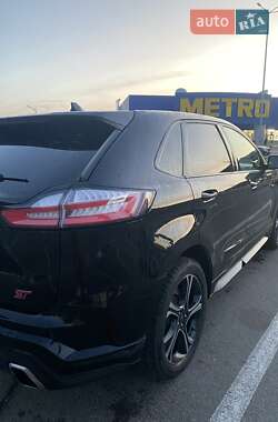 Внедорожник / Кроссовер Ford Edge 2018 в 