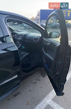 Внедорожник / Кроссовер Ford Edge 2018 в 