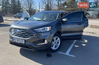 Позашляховик / Кросовер Ford Edge 2019 в 