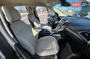 Позашляховик / Кросовер Ford Edge 2019 в 
