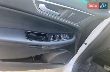 Внедорожник / Кроссовер Ford Edge 2018 в 
