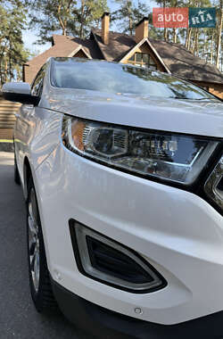 Внедорожник / Кроссовер Ford Edge 2016 в 