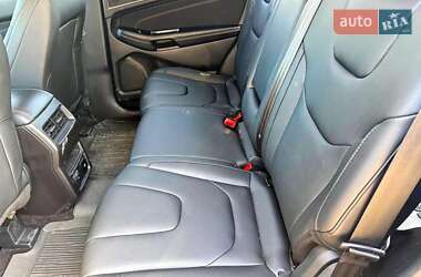 Внедорожник / Кроссовер Ford Edge 2016 в 