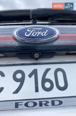 Внедорожник / Кроссовер Ford Edge 2015 в 