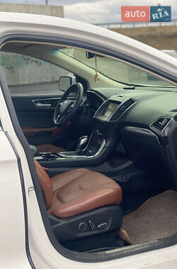 Внедорожник / Кроссовер Ford Edge 2015 в 
