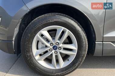 Внедорожник / Кроссовер Ford Edge 2017 в 