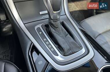 Внедорожник / Кроссовер Ford Edge 2017 в 