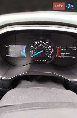Внедорожник / Кроссовер Ford Edge 2017 в 