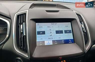 Позашляховик / Кросовер Ford Edge 2019 в 