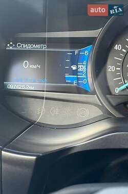 Позашляховик / Кросовер Ford Edge 2018 в 