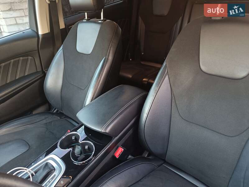 Позашляховик / Кросовер Ford Edge 2016 в Києві