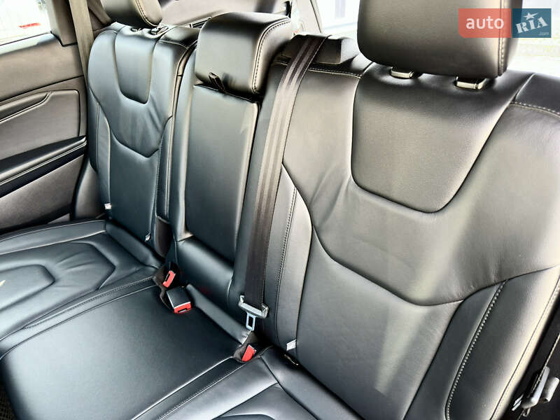 Внедорожник / Кроссовер Ford Edge 2017 в Черновцах