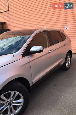 Внедорожник / Кроссовер Ford Edge 2016 в 