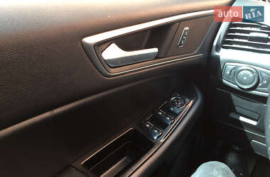 Внедорожник / Кроссовер Ford Edge 2016 в 