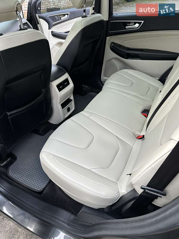 Позашляховик / Кросовер Ford Edge 2016 в Радивиліві