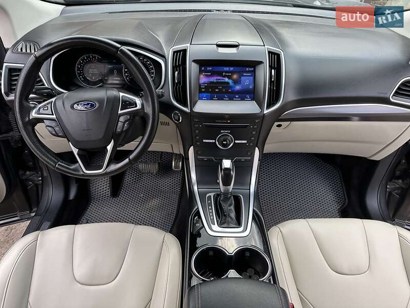 Позашляховик / Кросовер Ford Edge 2016 в Радивиліві