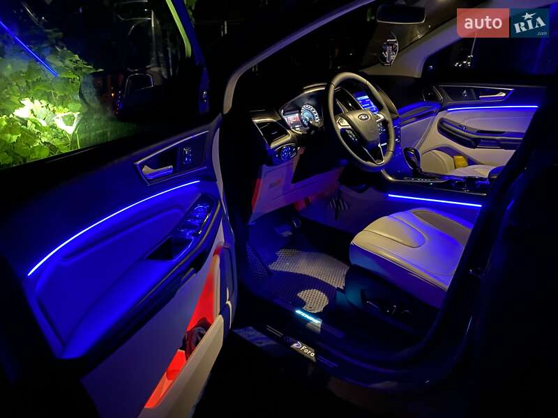 Позашляховик / Кросовер Ford Edge 2016 в Радивиліві