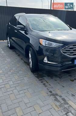 Позашляховик / Кросовер Ford Edge 2019 в 