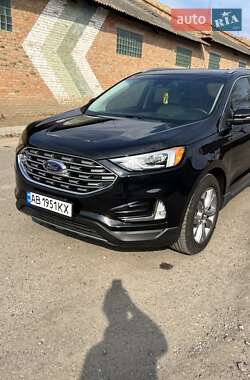 Позашляховик / Кросовер Ford Edge 2019 в 