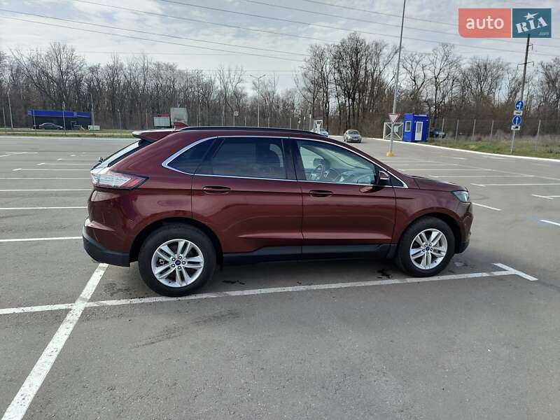 Внедорожник / Кроссовер Ford Edge 2016 в 