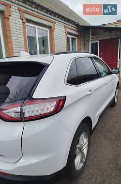Внедорожник / Кроссовер Ford Edge 2016 в 