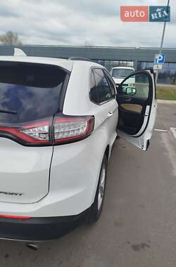 Внедорожник / Кроссовер Ford Edge 2016 в 