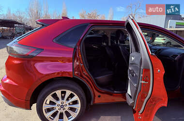 Внедорожник / Кроссовер Ford Edge 2016 в 
