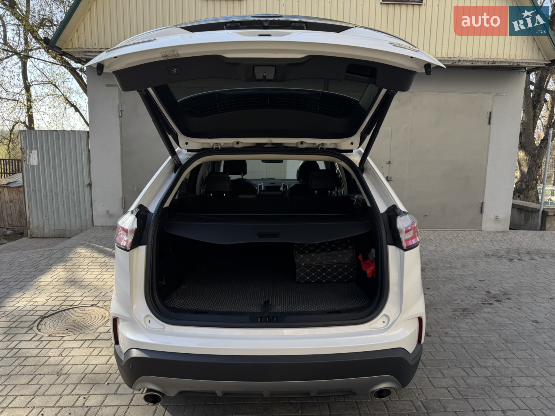 Ford Edge 2018 VIN 2FMPK4J92KBB24250 фото оголошення 17 з 35