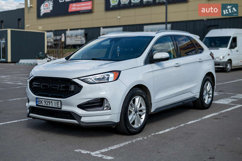 Внедорожник / Кроссовер Ford Edge 2019 в 