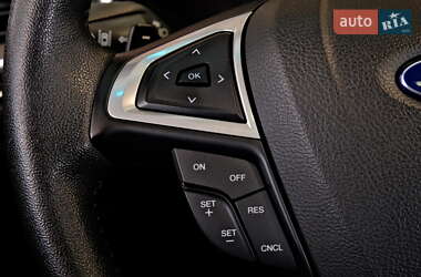 Внедорожник / Кроссовер Ford Edge 2017 в 