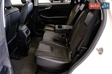 Внедорожник / Кроссовер Ford Edge 2017 в 
