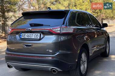 Позашляховик / Кросовер Ford Edge 2015 в 