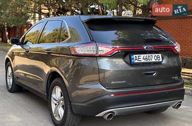 Позашляховик / Кросовер Ford Edge 2015 в 