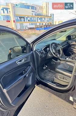 Внедорожник / Кроссовер Ford Edge 2019 в 