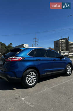 Позашляховик / Кросовер Ford Edge 2022 в 