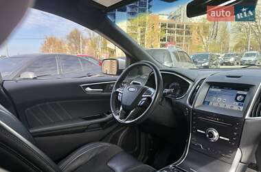 Позашляховик / Кросовер Ford Edge 2019 в 