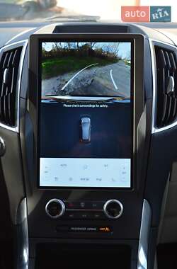 Позашляховик / Кросовер Ford Edge 2021 в 