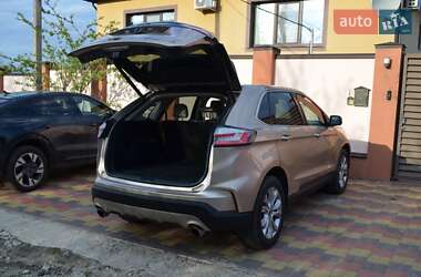 Позашляховик / Кросовер Ford Edge 2021 в 