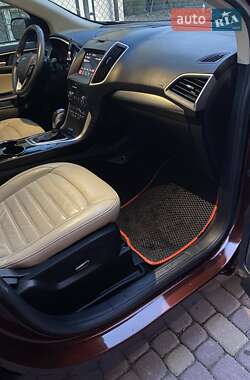 Внедорожник / Кроссовер Ford Edge 2016 в 