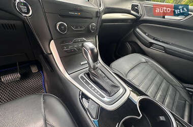 Внедорожник / Кроссовер Ford Edge 2018 в 