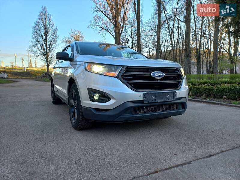 Позашляховик / Кросовер Ford Edge 2017 в 