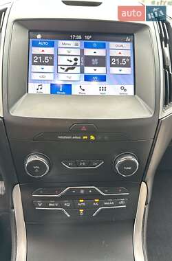 Внедорожник / Кроссовер Ford Edge 2019 в 