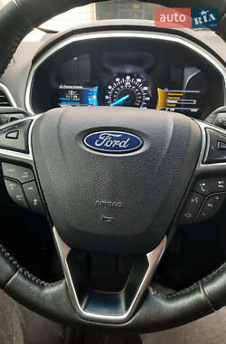 Позашляховик / Кросовер Ford Edge 2019 в Дніпрі